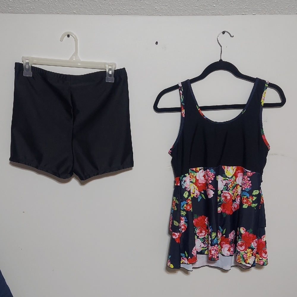 Hotouch NWT Black Floral Tiered Tankini & Swim Shorts Set Women's Size Large - Picture 3 of 8